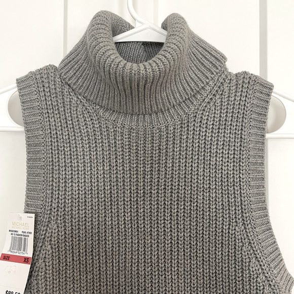 Michael Kors Turtle Neck Sleeveless Sweater NWT SZ. XS - Picture 2 of 6